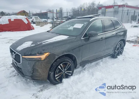 2021 Volvo Xc60 T5 Momentum z USA, uszkodzony, nr VIN YV4102RK8M1850606